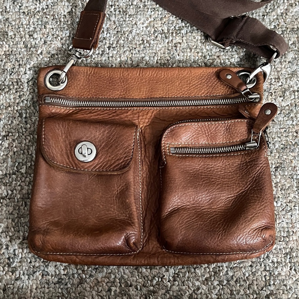 Roots Cognac Leather Village Bag